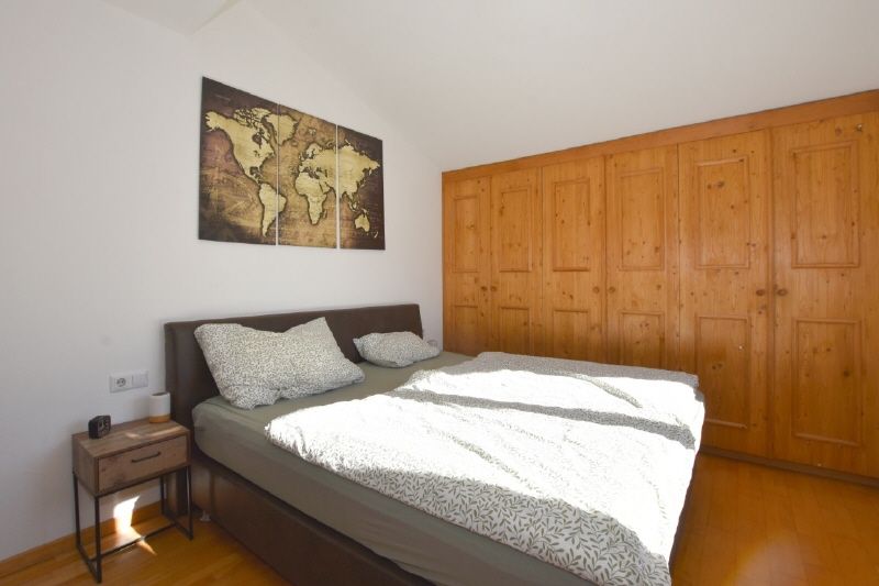 Zentrumsnahe gelegene gepflegte Dachgeschosswohnung mit Blick in St. Johann in Tirol