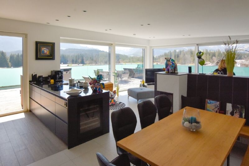 Luxuriöses Penthouse mit großer Terrasse und unverbauten Blick in die Kössener Bergwelt