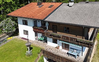 Doppelhaus mit viel Wohn- und Nutzraum und großem Potenzial in Hopfgarten zu verkaufen.