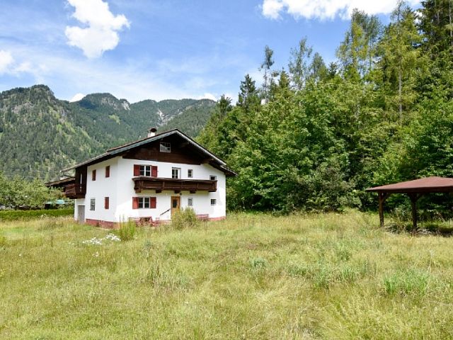 Charmantes Eigenheim mit Entwicklungspotenzial nahe dem Golfplatz in Erpfendorf