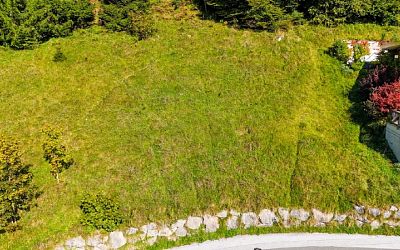 Hanggrundstück in traumhafter Sonnenlage