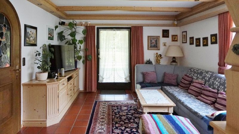 Einfamilienhaus mit schönem Garten in Kitzbühel zu verkaufen
