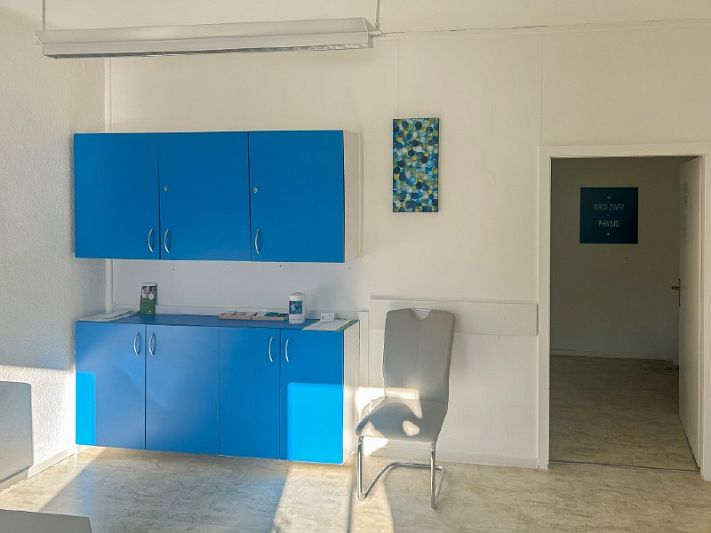 Miete: Attraktive Gewerbefläche in St. Johann in Tirol – ideal für Ordination, Therapie oder Büro