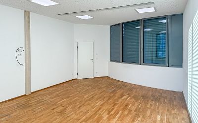 Modernes Büro im Raiffeisenhaus 2 in Kitzbühel zu vermieten