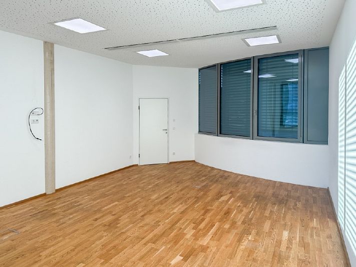Modernes Büro im Raiffeisenhaus 2 in Kitzbühel zu vermieten