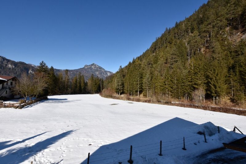 Gepflegtes Wohnhaus mit Einliegerwohnung in Naturlage