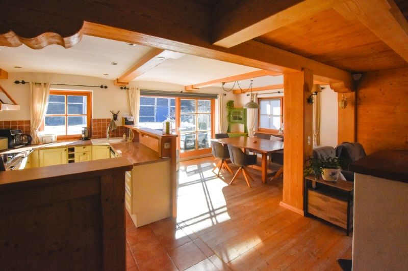 Einfamilienhaus mit Einliegerwohnung im Tiroler Stil in Brixen im Thale zu verkaufen