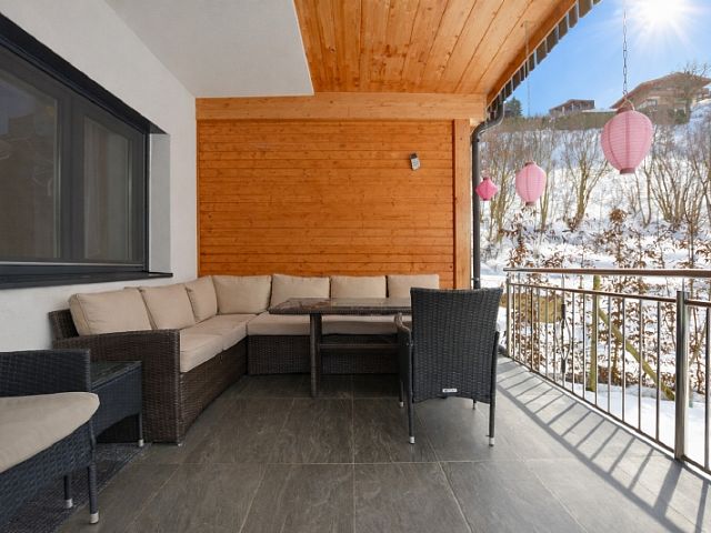 Hochwertige barrierefreie Wohnung mit großem Garten