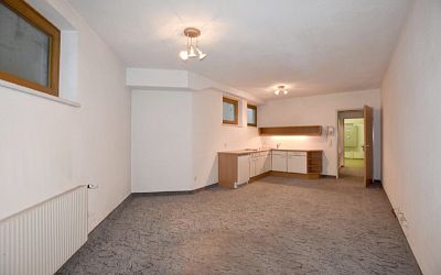 Vielseitig nutzbare Gewerbefläche in attraktiver Lage von Fieberbrunn – Rosenegg