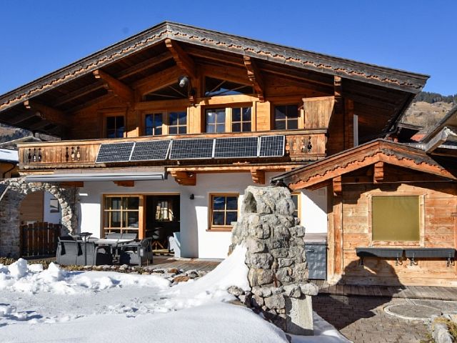 Einfamilienhaus mit Einliegerwohnung (touristisch vermietbar) im Tiroler Stil in Brixen im Thale zu verkaufen