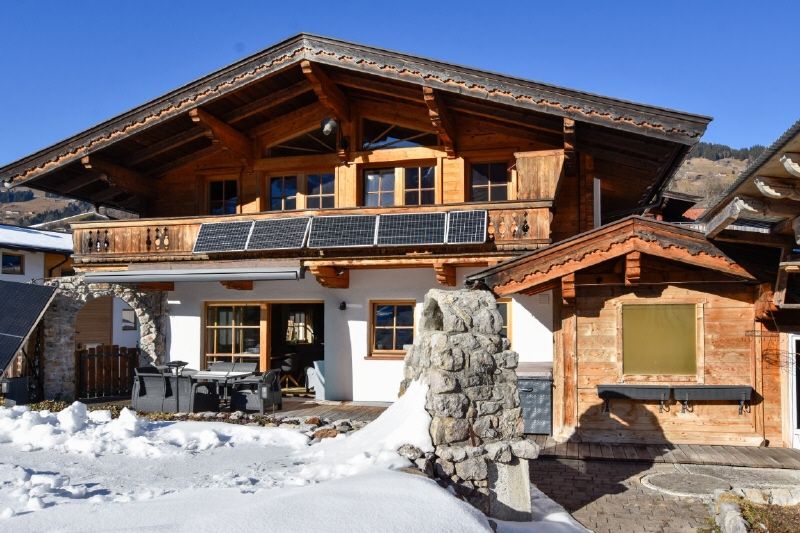 Einfamilienhaus mit Einliegerwohnung (touristisch vermietbar) im Tiroler Stil in Brixen im Thale zu verkaufen