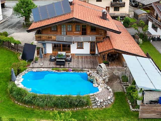 Einfamilienhaus mit Einliegerwohnung (touristisch vermietbar) im Tiroler Stil in Brixen im Thale zu verkaufen