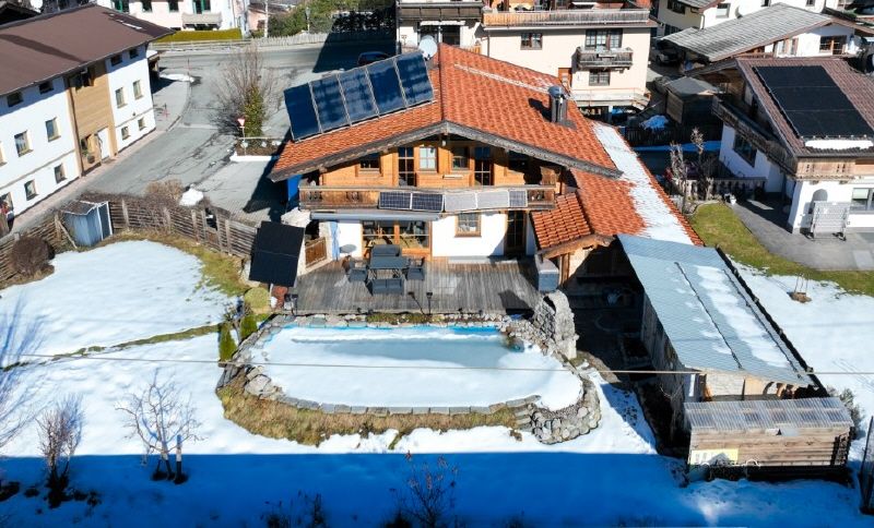 Einfamilienhaus mit Einliegerwohnung (touristisch vermietbar) im Tiroler Stil in Brixen im Thale zu verkaufen