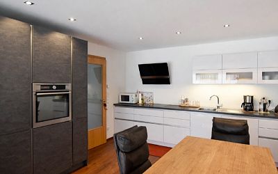 Neuwertige, großzügige, zentral gelegene Wohnung in St. Johann in Tirol