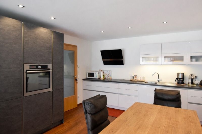 Neuwertige, großzügige, zentral gelegene Wohnung in St. Johann in Tirol