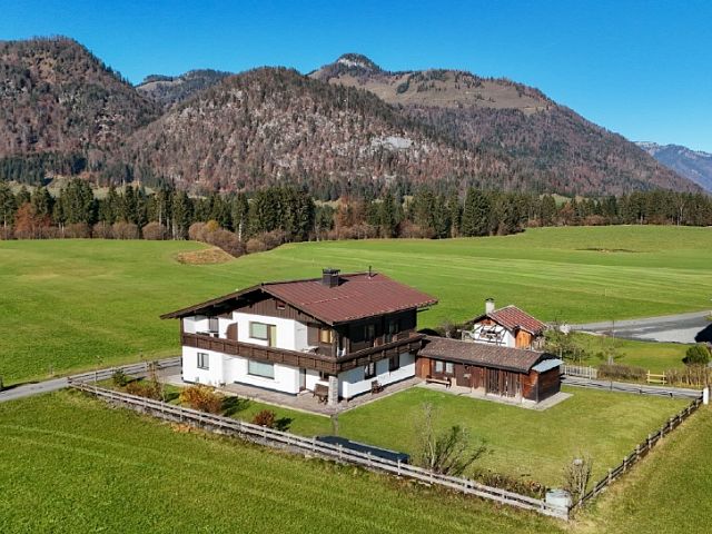 Wohnhaus mit Teilfreizeitwohnsitzwidmung in absoluter Ruhelage und unverbautem Bergblick in Kössen zu verkaufen