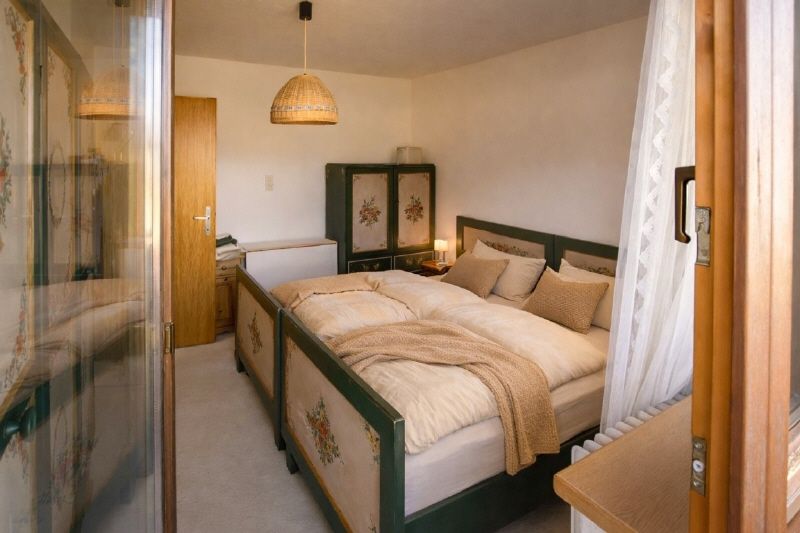 Wohnhaus mit Teilfreizeitwohnsitzwidmung in absoluter Ruhelage und unverbautem Bergblick in Kössen zu verkaufen