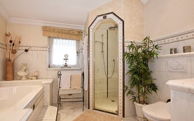 Kauf Wohnhaus mit Geschäfts-/ Büro- und Lagerflächen in Kössen