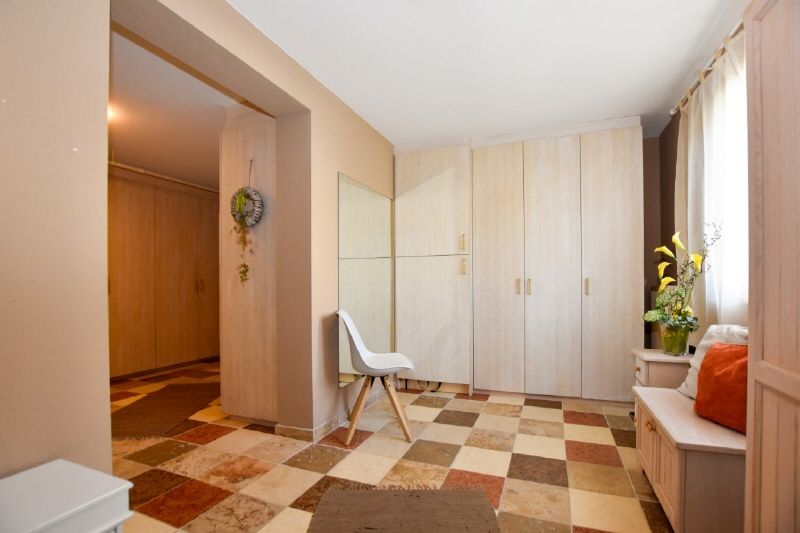 Kauf Wohnhaus mit Geschäfts-/ Büro- und Lagerflächen in Kössen