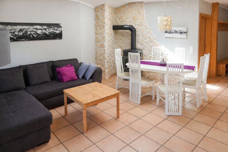Große sonnige und ruhige Wohnung mit 3 Schlafzimmer in Itter
