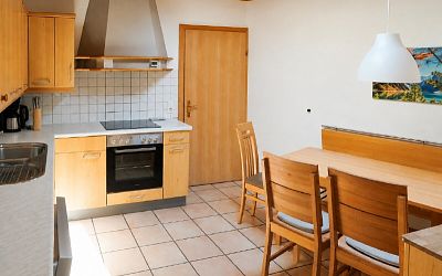 Große sonnige und ruhige Wohnung mit 3 Schlafzimmer in Itter