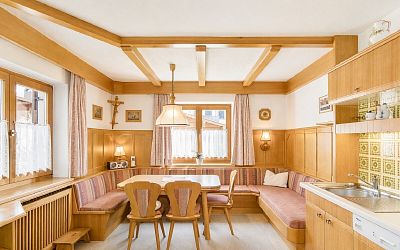 Gepflegtes Wohnhaus in sonniger Ortsrandlage von St. Johann in Tirol
