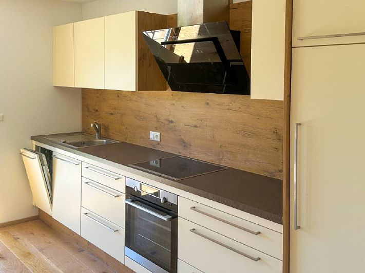 ERSTBEZUG – Generalsanierte Wohnung mit 2 Balkone in Schwendt zu vermieten