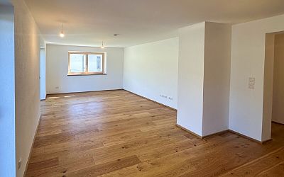 ERSTBEZUG – Generalsanierte Wohnung mit 2 Balkone in Schwendt zu vermieten
