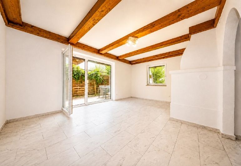 Erdgeschoßwohnung mit Terrasse und Hornblick in ruhiger Lage von St. Johann zu verkaufen