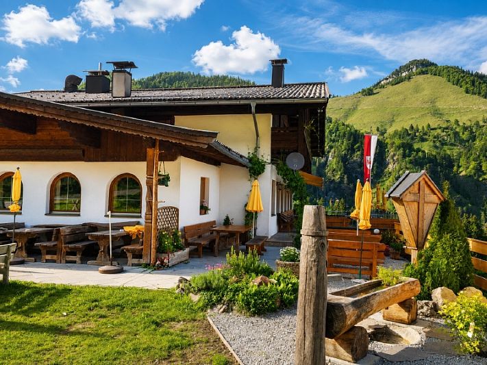 Berggasthof bestens eingeführt mit viel Potenzial in Kössen zu verkaufen