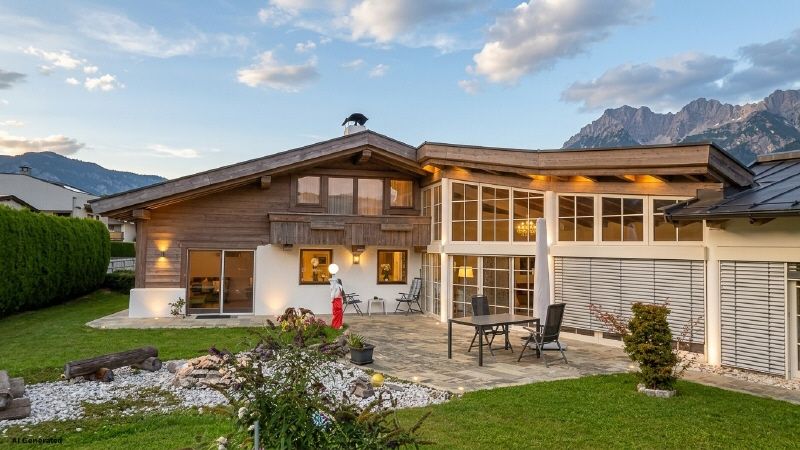 Mehrfamilienhaus in Aussichtslage