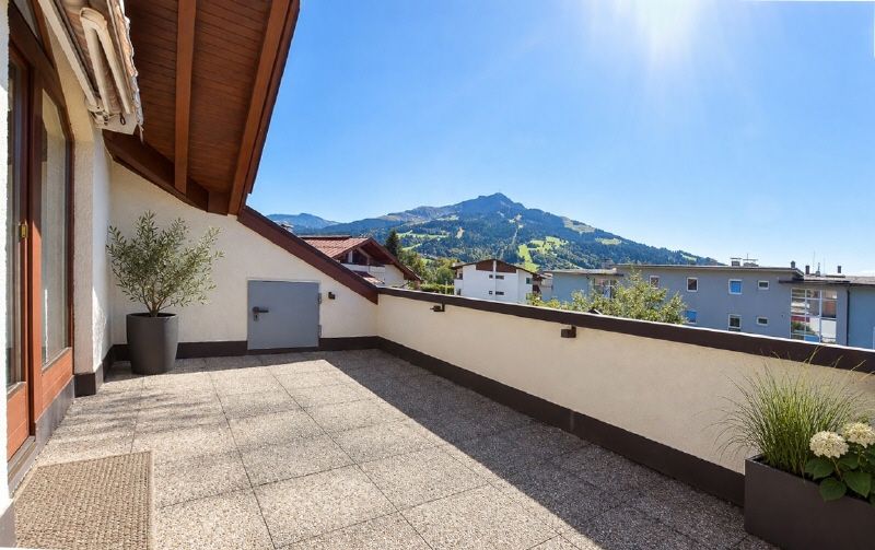 Großzügige Dachgeschosswohnung zentrumsnah mit Dachterrasse