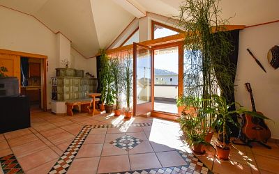 Großzügige Dachgeschosswohnung zentrumsnah mit Dachterrasse