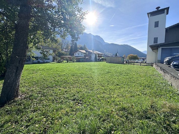 Sonniges Baugrundstück in zentraler Dorflage von Schwendt