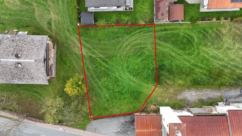 Sonniges Baugrundstück in zentraler Dorflage von Schwendt